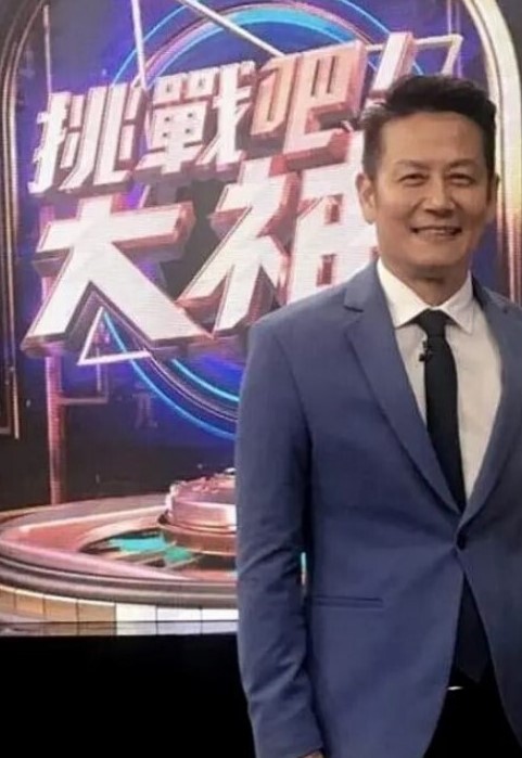 丰满白嫩广东骚人妻美少妇与秃顶老外同事偸情啪啪无套内射耶耶叫个不停 - 伊人AV